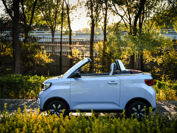 Wuling Hongguang MINIEV 2024 3rd generation mini electric vehicle with a range of 215KW is a cheap Chinese electric vehicle